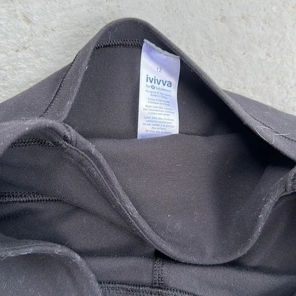 Ivivva Girls Black Capri Scrunched Leggings Size 12 - Picture 2 of 8